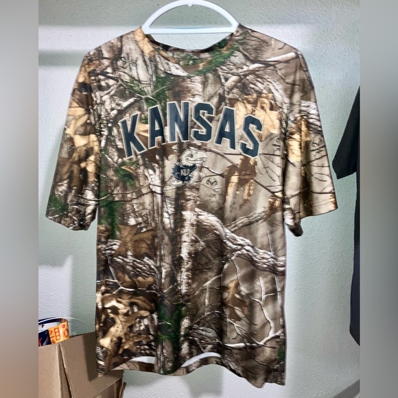 Realtree Camouflage Kansas Jayhawks T-Shirt - Picture 1 of 5